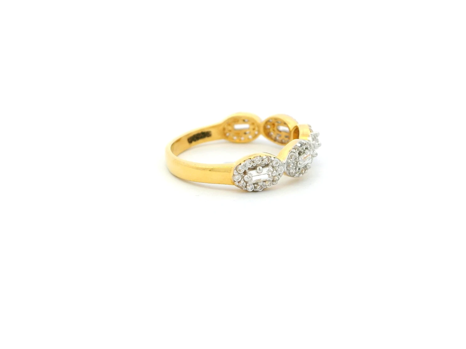 22ct Gold Ring With Dazzling Cubic Zirconia Stones | Size K½ 3 22ct Gold Ring With Dazzling Cubic Zirconia Stones | Size K½ - Image 3