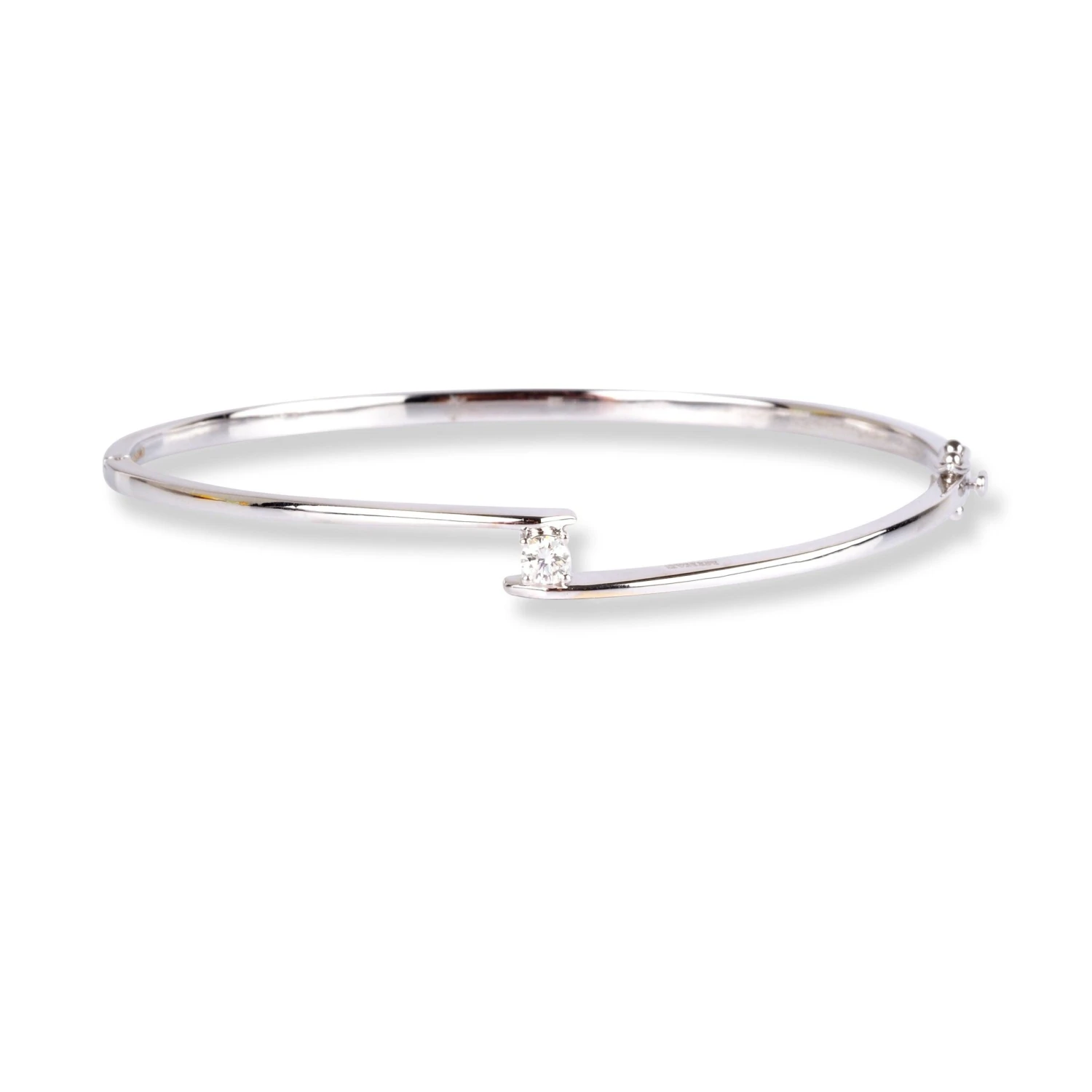 18ct White Gold Solitaire Bangle - Elevate Your Style With Diamond 1 18ct White Gold Solitaire Bangle - Elevate Your Style With Diamond