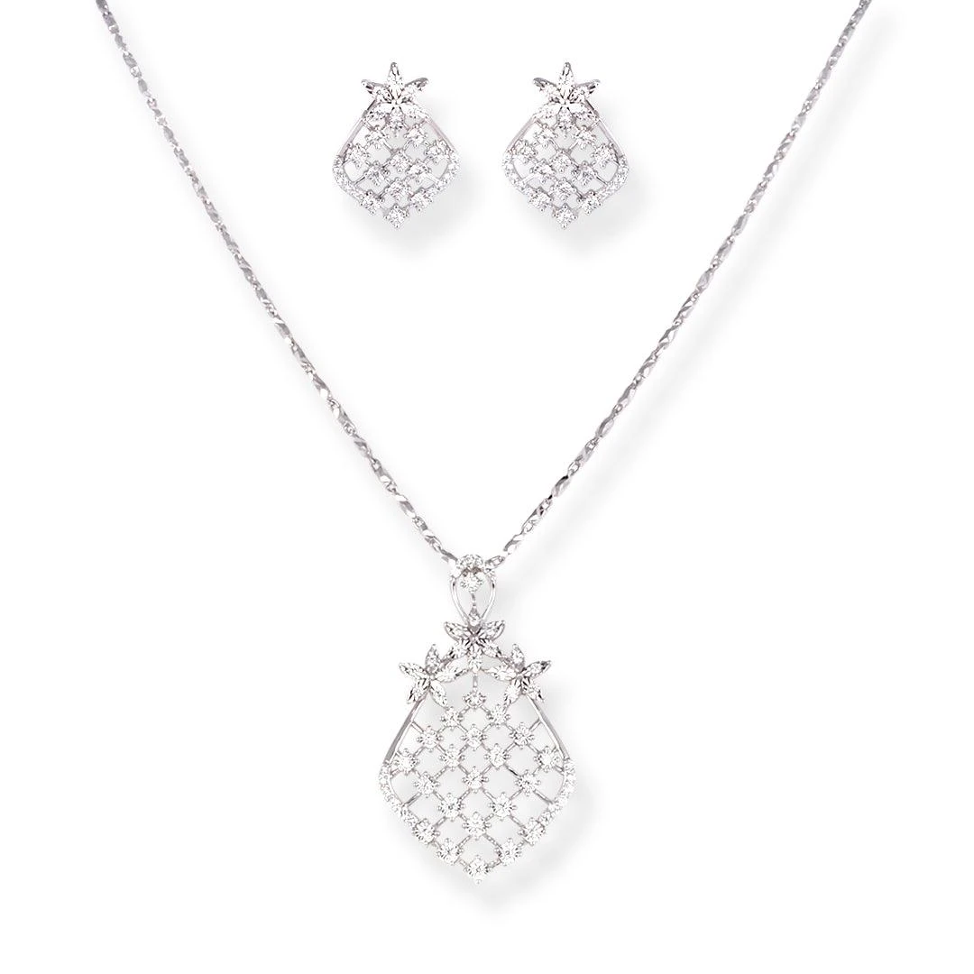 18ct White Gold Pendant & Earrings Set With Diamond Detailing – Elegant Women’s Jewellery