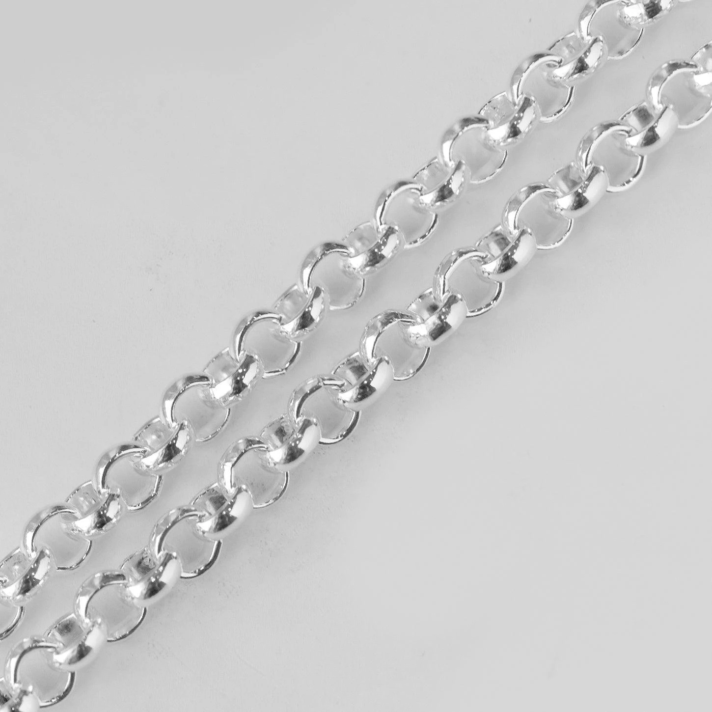Sterling Silver Round Link Belcher Chain | Timeless And Versatile Chain Design 3 Sterling Silver Round Link Belcher Chain | Timeless And Versatile Chain Design - Image 3
