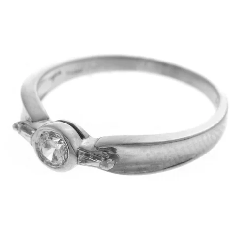 18ct White Gold Cubic Zirconia Dress Ring LR-2362