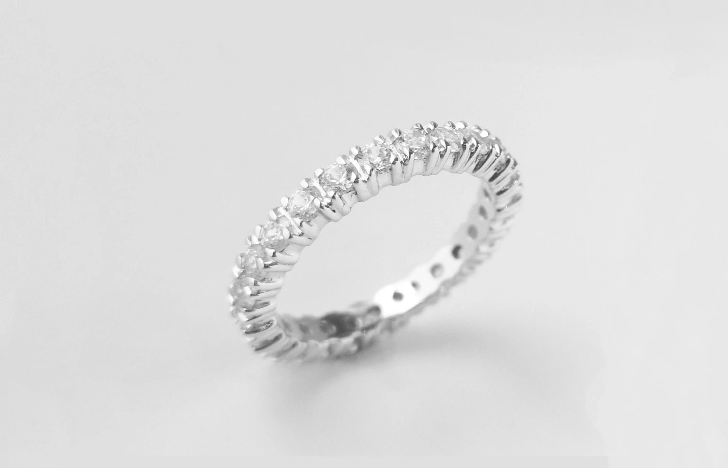 18ct White Gold Full Eternity Ring With Swarovski Zirconias LR11114 1 18ct White Gold Full Eternity Ring With Swarovski Zirconias LR11114