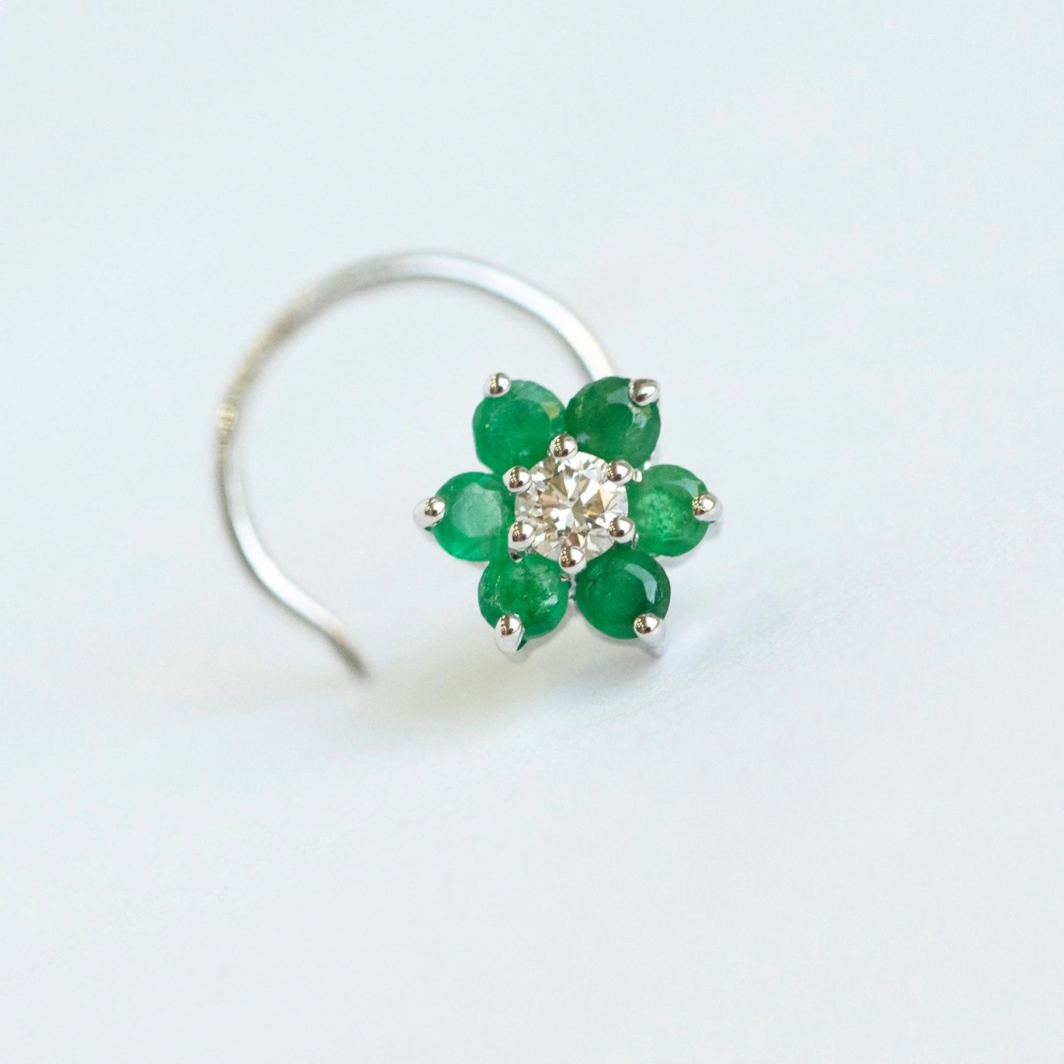 18ct Gold Diamond And Gemstone Wire Coil Back Nose Stud. 6 18ct Gold Diamond And Gemstone Wire Coil Back Nose Stud. - Image 6