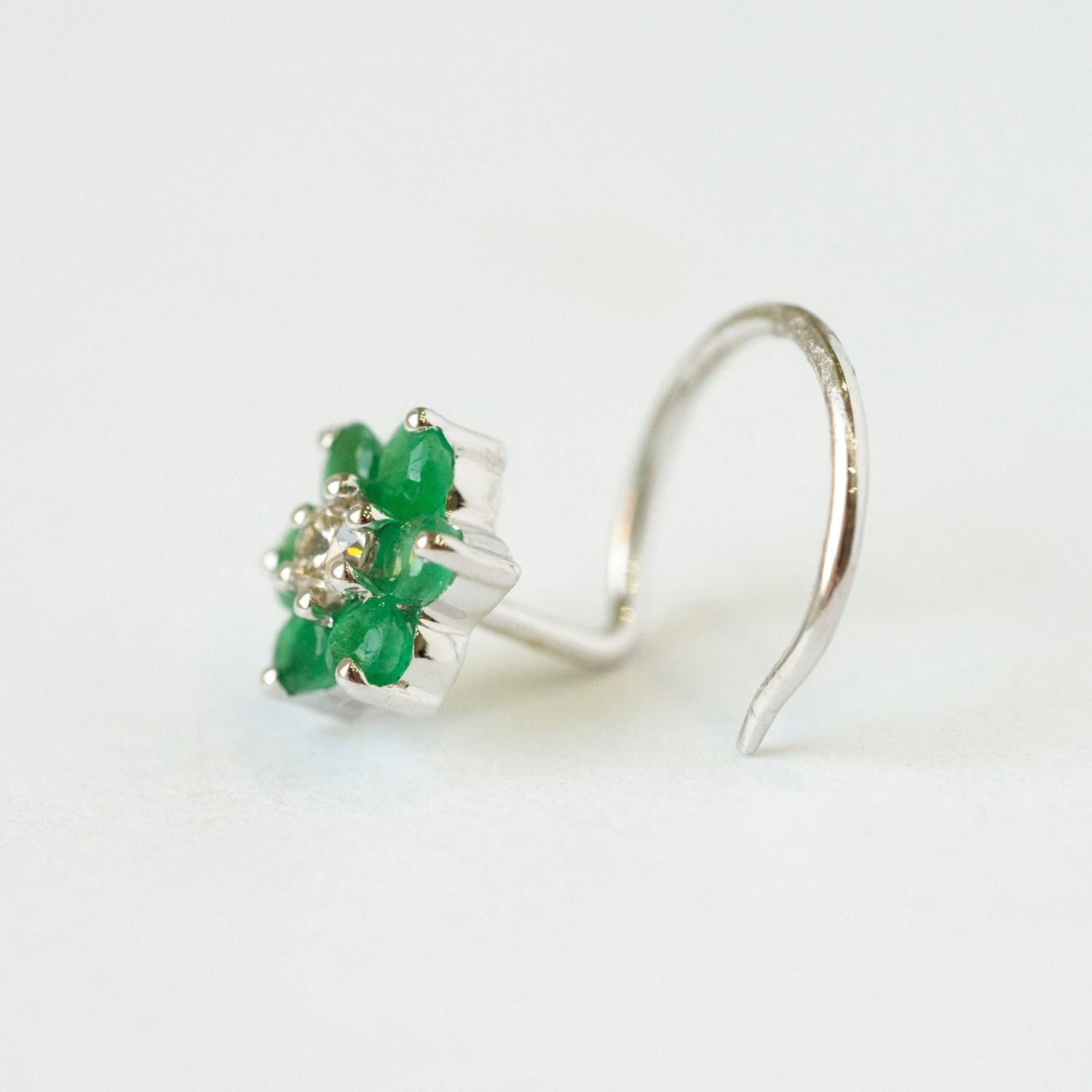 18ct Gold Diamond And Gemstone Wire Coil Back Nose Stud. 3 18ct Gold Diamond And Gemstone Wire Coil Back Nose Stud. - Image 3