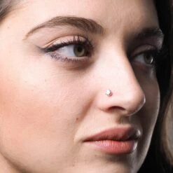 18ct Gold 0.11ct - 0.36ct Diamond Screw Back Nose Stud. -Shiny Jewelry Hub MCS2498 AA 593df46f 69fc 4d1c ad61 ed5c6bc1f1d5