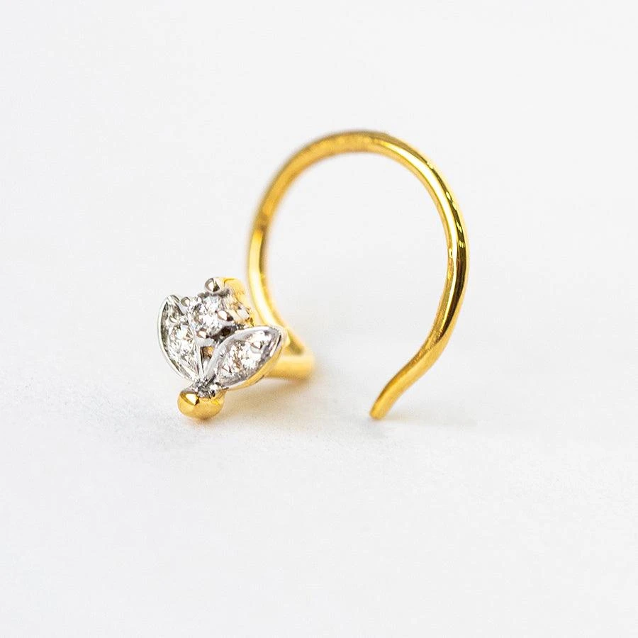 18ct Gold Diamond Cluster Wire Back Nose Stud. 6 18ct Gold Diamond Cluster Wire Back Nose Stud. - Image 6