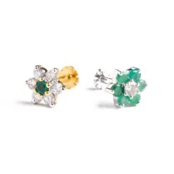 18ct Gold Diamond And Emerald Cluster Screw Back Nose Stud.