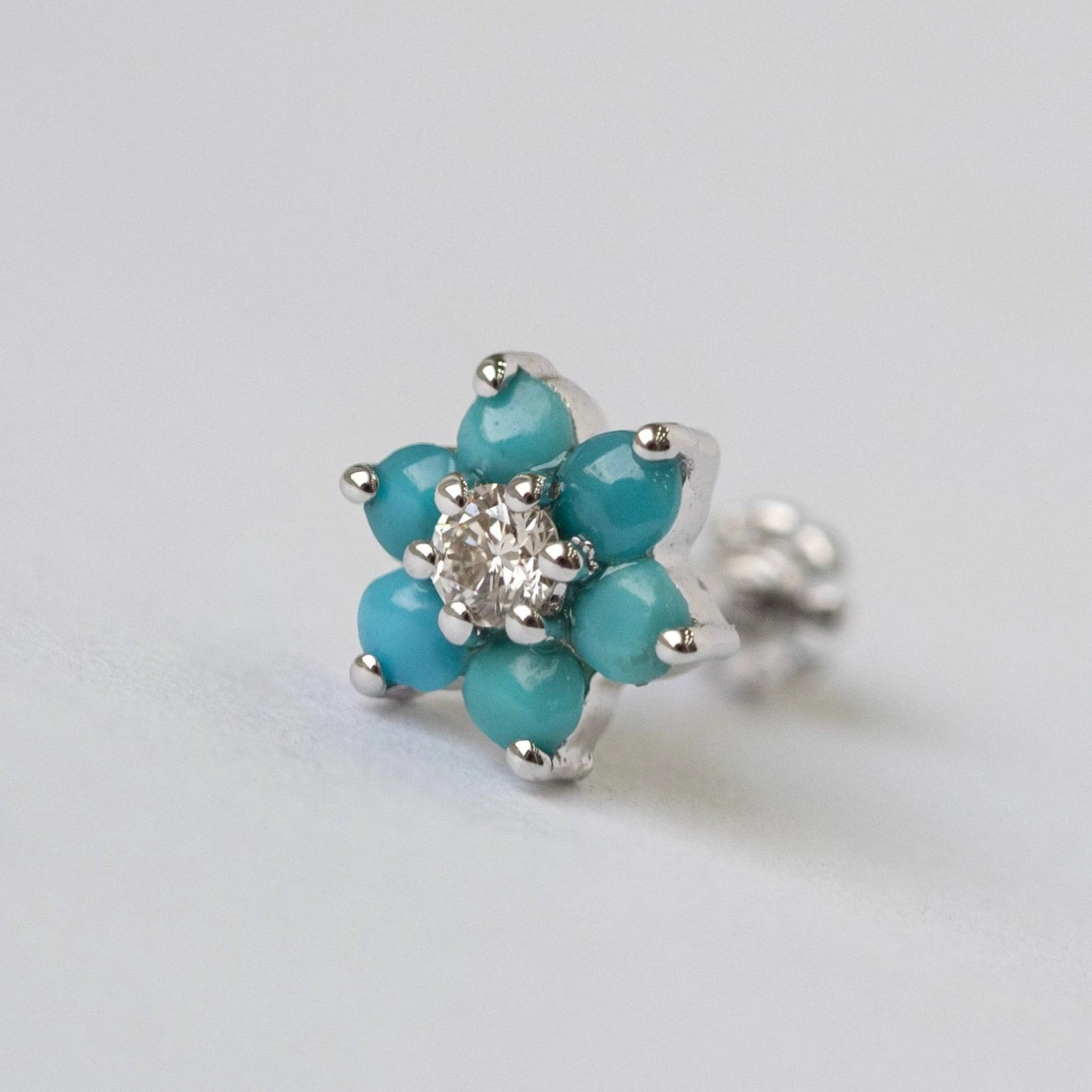 18ct Gold Diamond And Emerald / Sapphire / Ruby / Amethyst / Turquoise Screw Back Nose Stud. 10 18ct Gold Diamond And Emerald / Sapphire / Ruby / Amethyst / Turquoise Screw Back Nose Stud. - Image 10