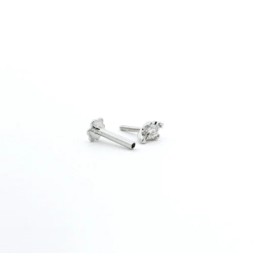 18ct White Gold Kite-Shaped Diamond Screw Back Nose Stud 5 18ct White Gold Kite-Shaped Diamond Screw Back Nose Stud -Shiny Jewelry Hub MCS3743 4