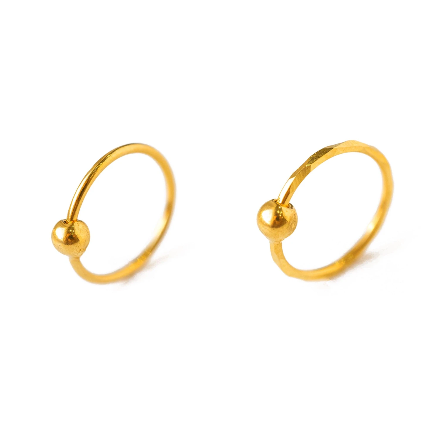 18ct Yellow Gold Nose Ring With Ball Closure. 1 18ct Yellow Gold Nose Ring With Ball Closure.