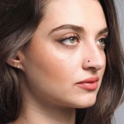 18ct Yellow Gold Nose Stud With Cubic Zirconia Stone -Shiny Jewelry Hub NS 5800 black