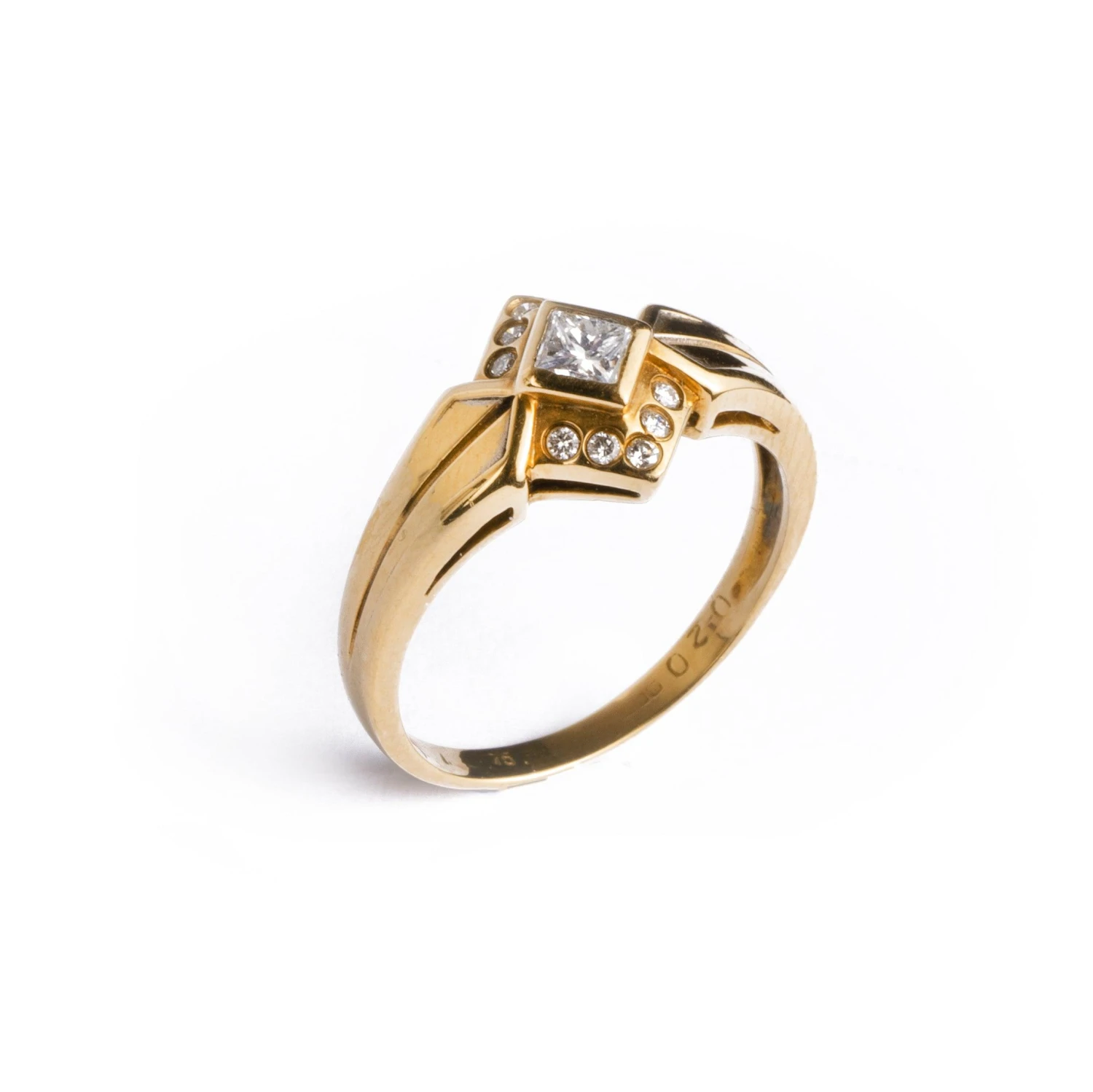 18ct Yellow Gold Diamond Ring Q1188 2 18ct Yellow Gold Diamond Ring Q1188 - Image 2