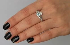 Sterling Silver Claddagh Ring With Aquamarine Cubic Zirconia Heart - Irish Symbolism | Size M -Shiny Jewelry Hub SR139B aleks