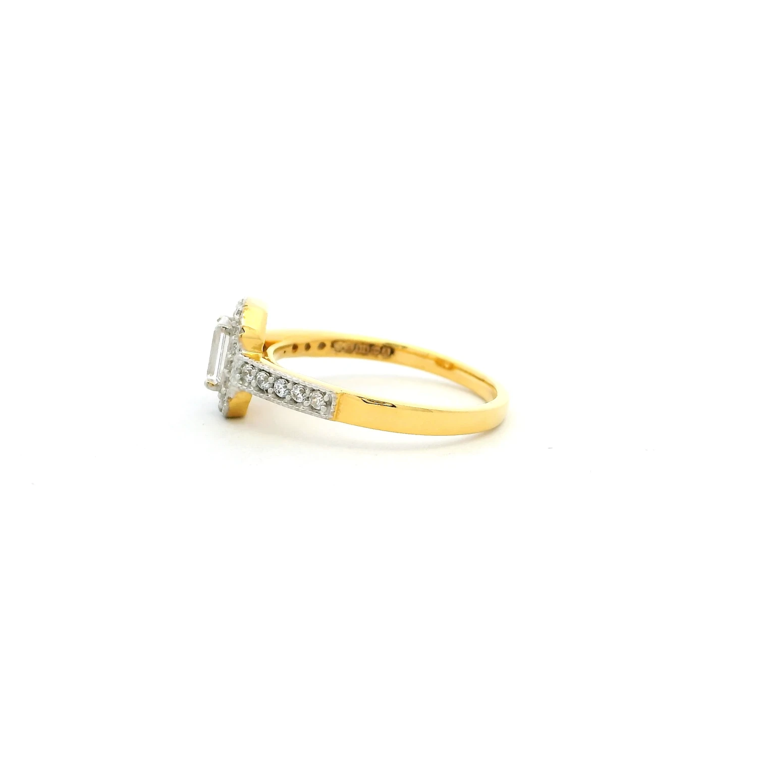 Striking 22ct Gold Ring – Dual Shape Cubic Zirconia: Emerald & Round | Size K½ - Image 2